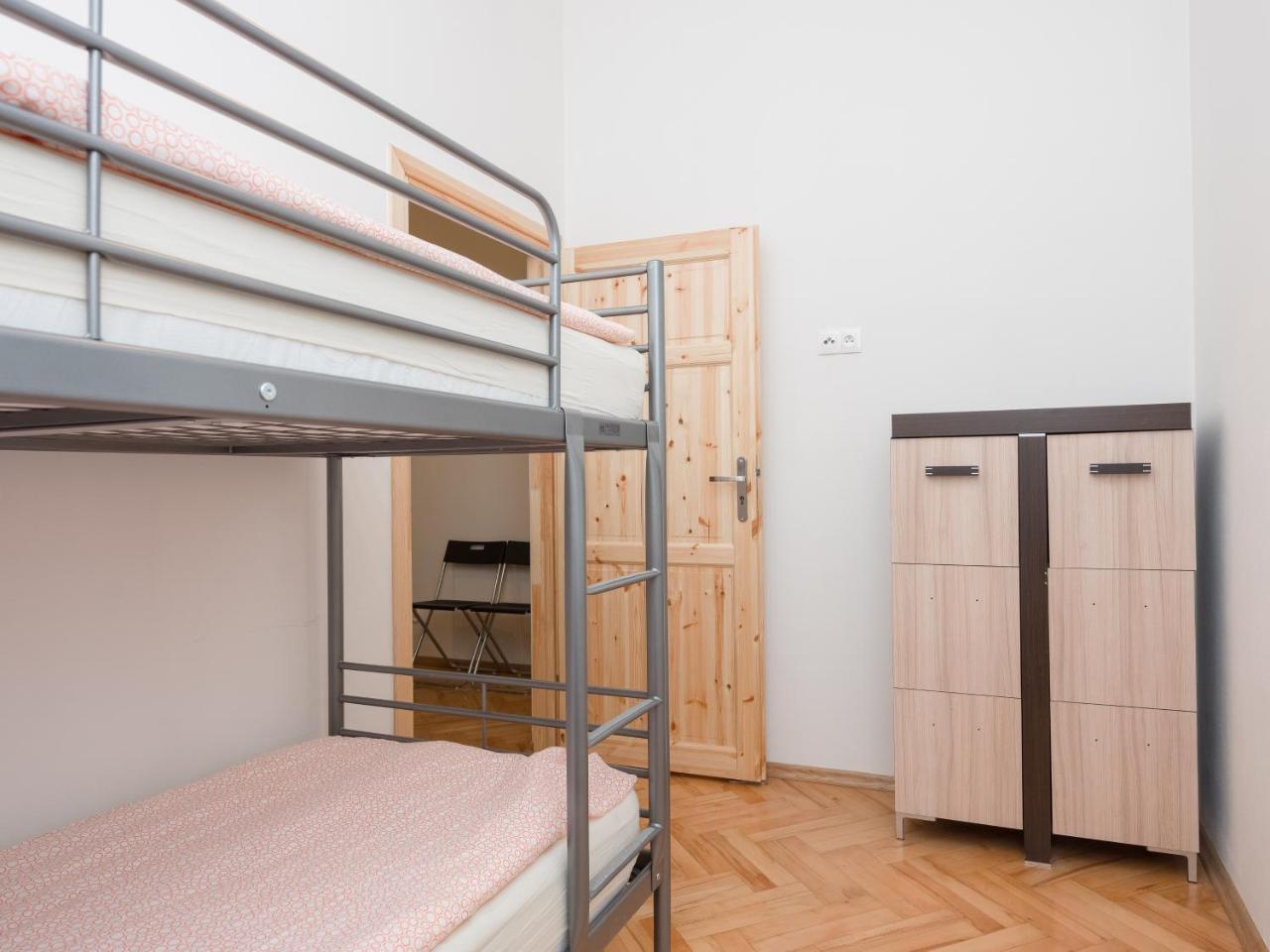 Royal City Hostel Krasków Dış mekan fotoğraf